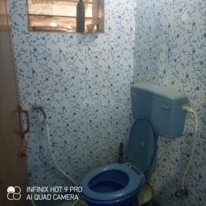 Bathroom Image of 750 Sq.ft 2 BHK Apartment / Flat for sale in Ward No 113 Kolkata for Rs. 2500000
