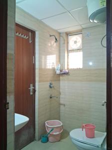 Common Bathroom Image of 1295 Sq.ft 3 BHK Apartment / Flat for sale in Supertech Ecociti, Sector 137 Noida for Rs. 13500000