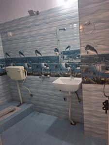 Bathroom Image of 810 Sq.ft 2 BHK Duplex for rent in Rajpur Khurd Extension New Delhi for Rs. 24000