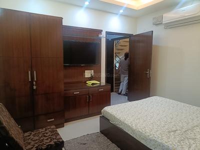 Bedroom Image of 658 Sq.ft 2 BHK Independent House for rent in Safdarjung Development Area New Delhi for Rs. 60000