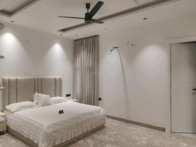 Bedroom Image of 4050 Sq.ft 4 BHK Builder Floor for sale in Green Field Colony Faridabad for Rs. 36000000