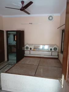 Bedroom Image of 600 Sq.ft 1.5 BHK Builder Floor for sale in Dilshad Garden New Delhi for Rs. 6500000