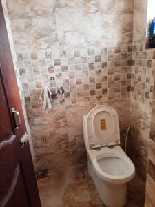 Bathroom Image of 900 Sq.ft 2 BHK Apartment / Flat for rent in Dhanaut Patna for Rs. 9500