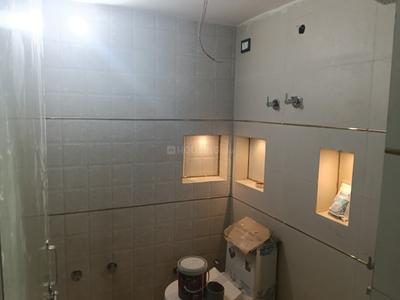 Bathroom Image of 150 Sq.ft 1 RK Apartment / Flat for rent in Sector 28 Noida for Rs. 26000
