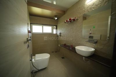 Bathroom Image of 550 Sq.ft 1 BHK Apartment / Flat for sale in Malad West Mumbai for Rs. 7000000