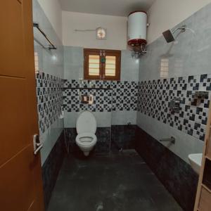Bathroom Image of 1180 Sq.ft 2 BHK Apartment / Flat for rent in Kasturi Nagar Bengaluru for Rs. 39000