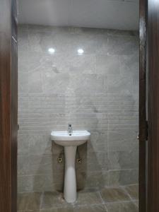 Common Bathroom Image of 1050 Sq.ft 2 BHK Apartment / Flat for sale in Titania Residency, Phi IV Greater Noida for Rs. 6300300