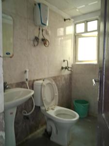 Common Bathroom Image of 1700 Sq.ft 3 BHK Apartment / Flat for sale in Gardenia Gateway, Sector 75 Noida for Rs. 11870000