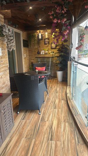 Nahar Arum And Amanda Main Image 1