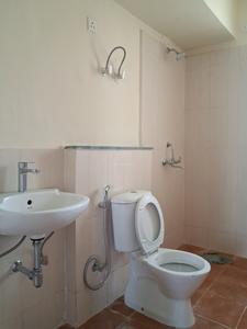 Common Bathroom Image of 1550 Sq.ft 3 BHK Apartment / Flat for sale in Jaypee Kensington Park Apartments, Sector 133 Noida for Rs. 14500000