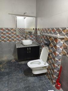Bathroom Image of 2700 Sq.ft 3 BHK Builder Floor for rent in Gulmohar Garden, Sector 44 Noida for Rs. 100000