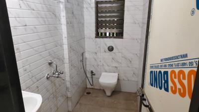 Bathroom Image of 525 Sq.ft 1 BHK Apartment / Flat for sale in Dahisar West Mumbai for Rs. 9000000