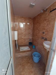 Bathroom Image of 300 Sq.ft 1 RK Independent House for rent in Husainganj Lucknow for Rs. 4500