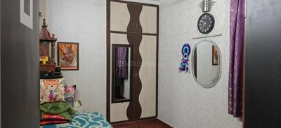 Bedroom Image of 700 Sq.ft 2 BHK Builder Floor for sale in Patparganj New Delhi for Rs. 7000000