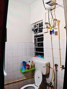 Bathroom Image of 500 Sq.ft 1 BHK Apartment / Flat for sale in Shrachi Greenwood Park Extension, New Town Kolkata for Rs. 5000000