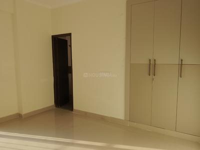 Bedroom Image of 2170 Sq.ft 3 BHK Apartment / Flat for sale in Amrapali Crystal Homes Phase 1, Sector 76 Noida for Rs. 29036250