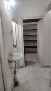 Bathroom Image of 580 Sq.ft 1 BHK Apartment / Flat for rent in Koregaon Park Pune for Rs. 27000