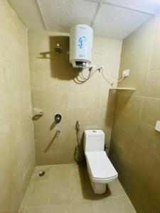 Bathroom Image of 400 Sq.ft 1 RK Builder Floor for rent in Sector 69 Gurgaon for Rs. 18000