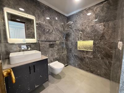 Bathroom Image of 1800 Sq.ft 3 BHK Builder Floor for sale in Big Block South City 2, Sector 49 Gurgaon for Rs. 32000000