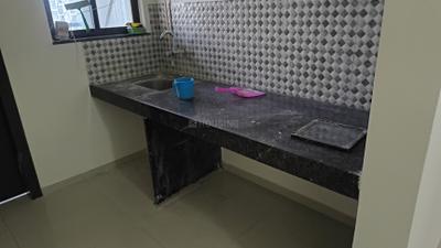 Kitchen Image of 850 Sq.ft 2 BHK Apartment / Flat for rent in Majestique City, Wagholi Pune for Rs. 20000