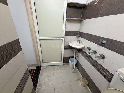 Bathroom Image of 500 Sq.ft 1.5 BHK Builder Floor for rent in Huda Sectors Panipat for Rs. 10000