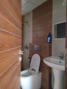 Common Bathroom Image of 1095 Sq.ft 2 BHK Apartment / Flat for rent in ACE Parkway, Sector 150 Noida for Rs. 32000