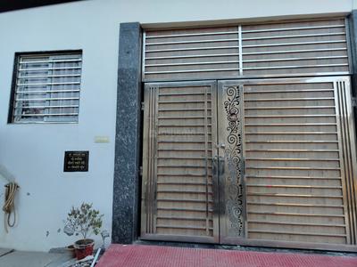 Balcony Image of 800 Sq.ft 2 BHK Independent House for rent in Girdharpur Mathura for Rs. 9500