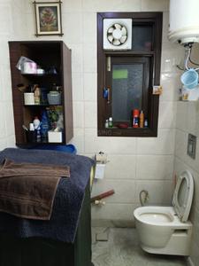 Bathroom Image of 1200 Sq.ft 2 BHK Apartment / Flat for sale in Jangpura New Delhi for Rs. 6500000
