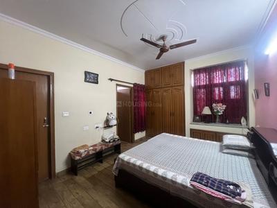 Bedroom Image of 1800 Sq.ft 3 BHK Apartment / Flat for rent in Kalka Apartments, Sector 6 Dwarka New Delhi for Rs. 53000