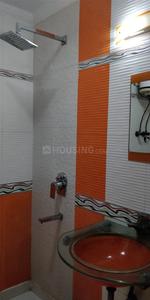 Bathroom Image of 1500 Sq.ft 3 BHK Apartment / Flat for rent in Supreme Enclave, Mayur Vihar Phase 1 New Delhi for Rs. 50000
