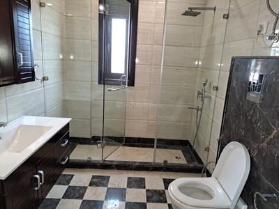 Bathroom Image of 4500 Sq.ft 4 BHK Builder Floor for rent in New Friends Colony New Delhi for Rs. 295000