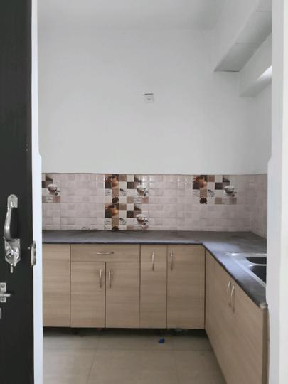 Gaur City 7th Avenue Main Image 1