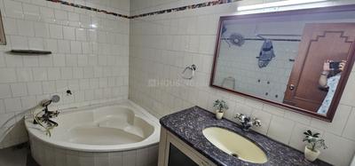Image of 2200 Sq.ft 4 BHK Villa for rent in Alkapuri, Vadodara for Rs. 100000