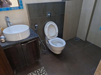 Image of 2150 Sq.ft 3.5 BHK Apartment / Flat for sale in Dheeraj Realty Serenity, Santacruz West, Mumbai for Rs. 83000000