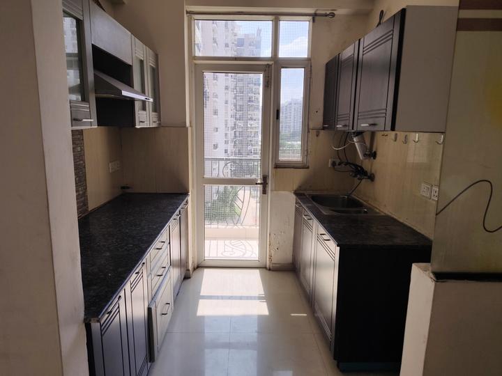 Prateek Wisteria Main Image 1