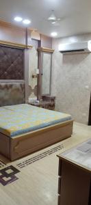 Bedroom Image of 2070 Sq.ft 4 BHK Builder Floor for rent in Surajmal Vihar New Delhi for Rs. 100000
