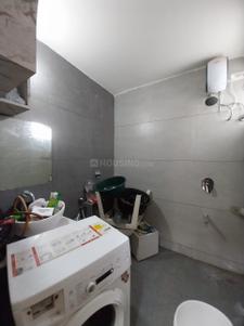 Bathroom Image of 1900 Sq.ft 3 BHK Apartment / Flat for sale in Raama Skyz, Sama Savli Vadodara for Rs. 7500000