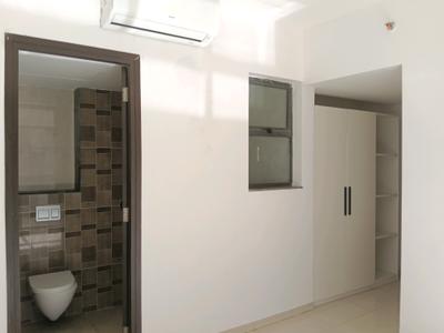 Bedroom Image of 900 Sq.ft 2 BHK Apartment / Flat for rent in Lodha Splendora Riverview by Lodha Group, Kasarvadavali Thane for Rs. 30000