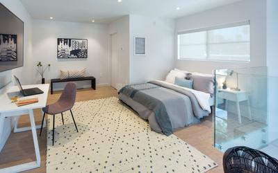 Bedroom Image of 900 Sq.ft 2 BHK Apartment / Flat for sale in Parle Usha CHS, Vile Parle East Mumbai for Rs. 32500000