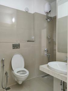 Common Bathroom Image of 1150 Sq.ft 3 BHK Apartment / Flat for rent in Kalpataru Elitus, Mulund West Mumbai for Rs. 85000