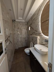 Bathroom Image of 1400 Sq.ft 3 BHK Independent House for rent in Rajouri Garden New Delhi for Rs. 55000