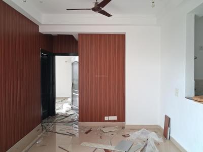 Living Room Image of 999 Sq.ft 2 BHK Apartment / Flat for sale in Amrapali Platinum, Sector 119 Noida for Rs. 9000000