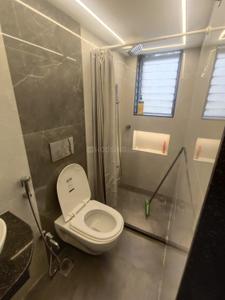 Bathroom Image of 900 Sq.ft 2 BHK Apartment / Flat for rent in Jyoti Sadan, Mahim Mumbai for Rs. 85000