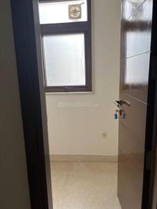 Bathroom Image of 2700 Sq.ft 4 BHK Builder Floor for rent in Swaraj Homes C Block RWA Kailash Colony, Greater Kailash I New Delhi for Rs. 235000