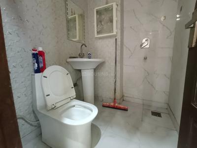 Bathroom Image of 2200 Sq.ft 3 BHK Builder Floor for rent in Sector 49 Faridabad for Rs. 35000