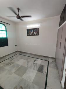 Bedroom Image of 950 Sq.ft 2 BHK Builder Floor for rent in Ramesh Nagar New Delhi for Rs. 24500