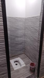 Bathroom Image of 1550 Sq.ft 3 BHK Apartment / Flat for rent in Kalyanpur Kanpur for Rs. 15000