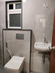 Common Bathroom Image of 590 Sq.ft 1 BHK Apartment / Flat for sale in Samarth Vatsalya, Goregaon East Mumbai for Rs. 12900000