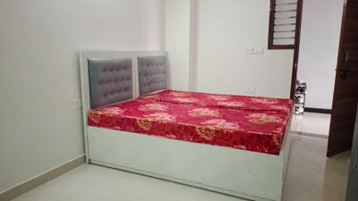 Bedroom Image of 300 Sq.ft 1 RK Builder Floor for rent in Sector 13 Gurgaon for Rs. 14000