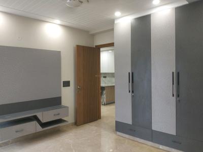 Bedroom Image of 2000 Sq.ft 3 BHK Builder Floor for sale in Mansarover Garden New Delhi for Rs. 35000000